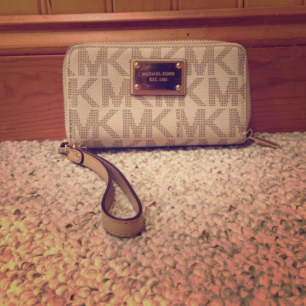 Michael Kors Wristlet